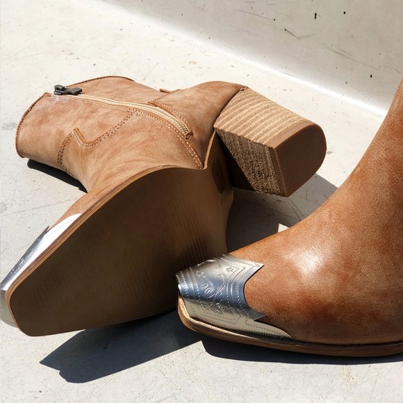 NEW Distressed Nude PU Leather Metal Toe Block Heel Cowgirl Western Ankle Boots - Picture 8 of 15